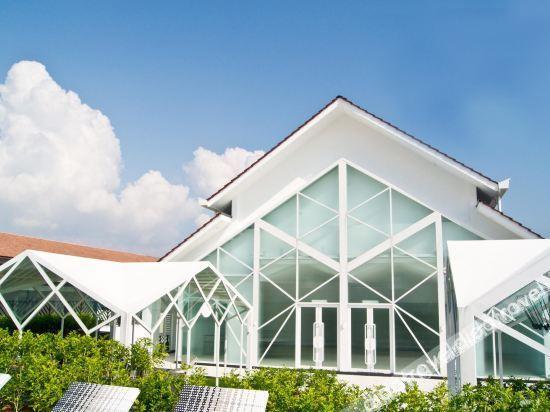 The Prestige Hotel Penang, A Member Of Design Hotels George Town Exteriör bild The main building of the university