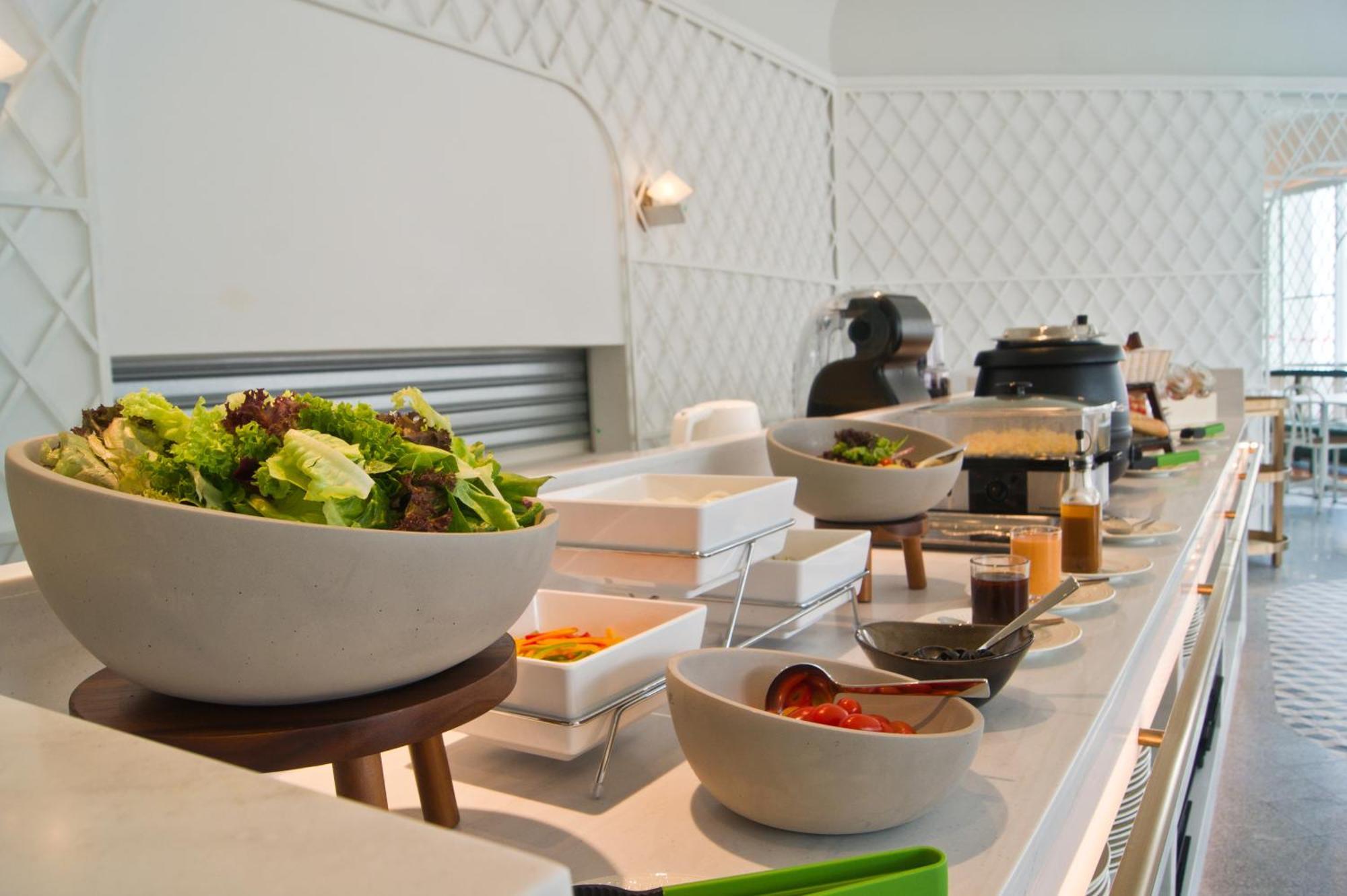 The Prestige Hotel Penang, A Member Of Design Hotels George Town Exteriör bild A salad bar
