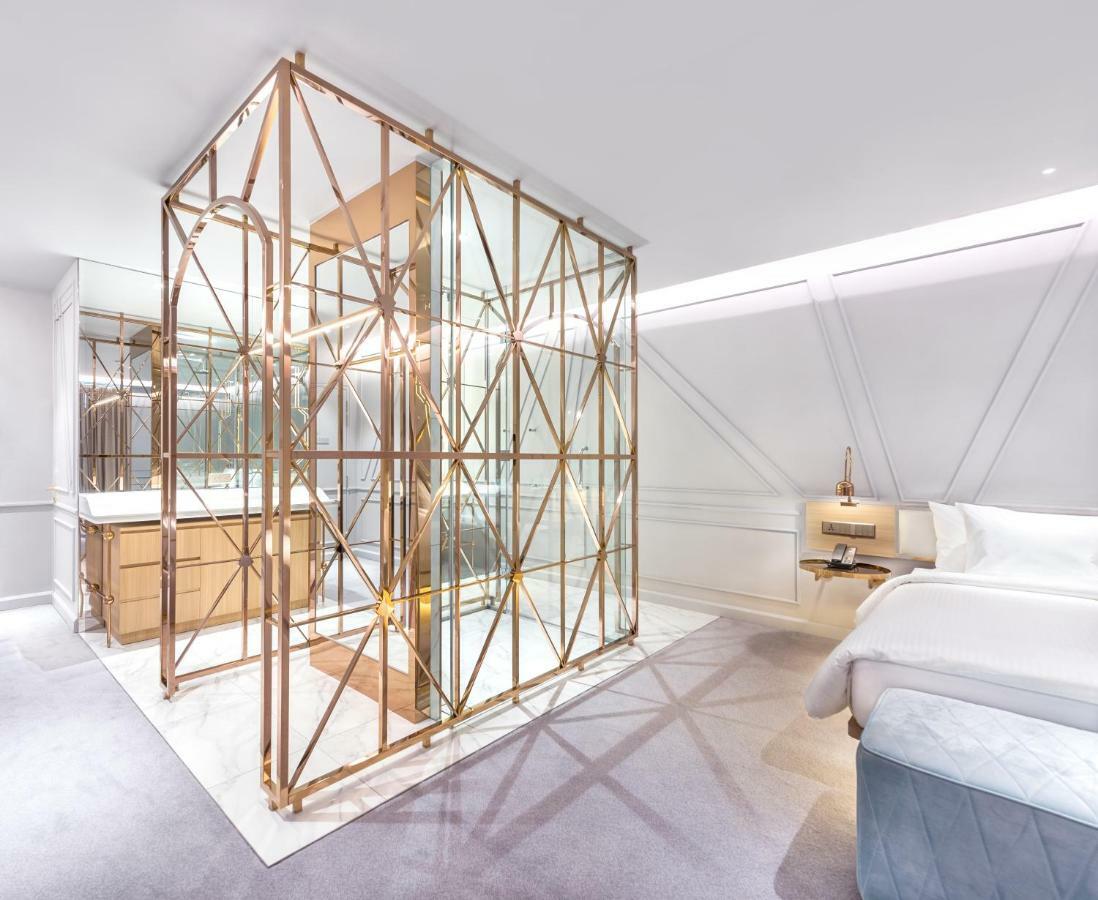 The Prestige Hotel Penang, A Member Of Design Hotels George Town Exteriör bild A bathroom at The Hari
