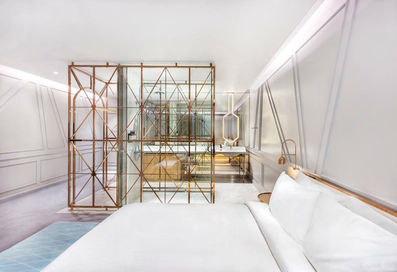 The Prestige Hotel Penang, A Member Of Design Hotels George Town Exteriör bild A suite at the hotel