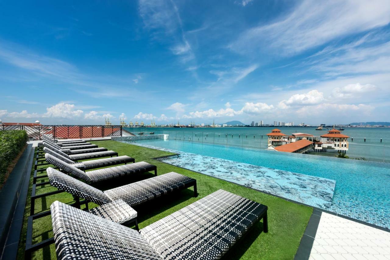 The Prestige Hotel Penang, A Member Of Design Hotels George Town Exteriör bild The rooftop pool at the hotel