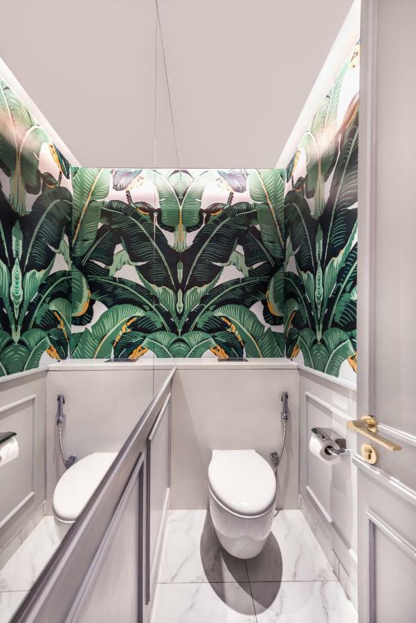 The Prestige Hotel Penang, A Member Of Design Hotels George Town Exteriör bild A bathroom with a tropical design